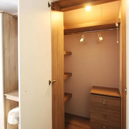 Apartment Schönes Tinyhouse In Ostseenähe 13km - Sehr Ruhige Dorflage *
