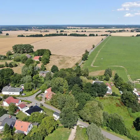 Apartment Schönes Tinyhouse In Ostseenähe 13km - Sehr Ruhige Dorflage Vogtshagen